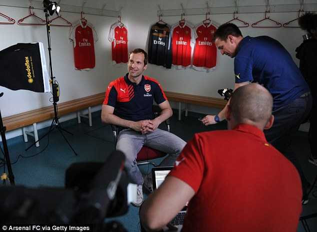 Cech được kỳ vọng giúp Arsenal vô địch Ngoại hạng Anh