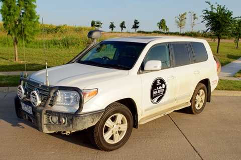 Toyota Sienna độ hầm hố với biệt danh 'bà mẹ của siêu sao bóng đá'