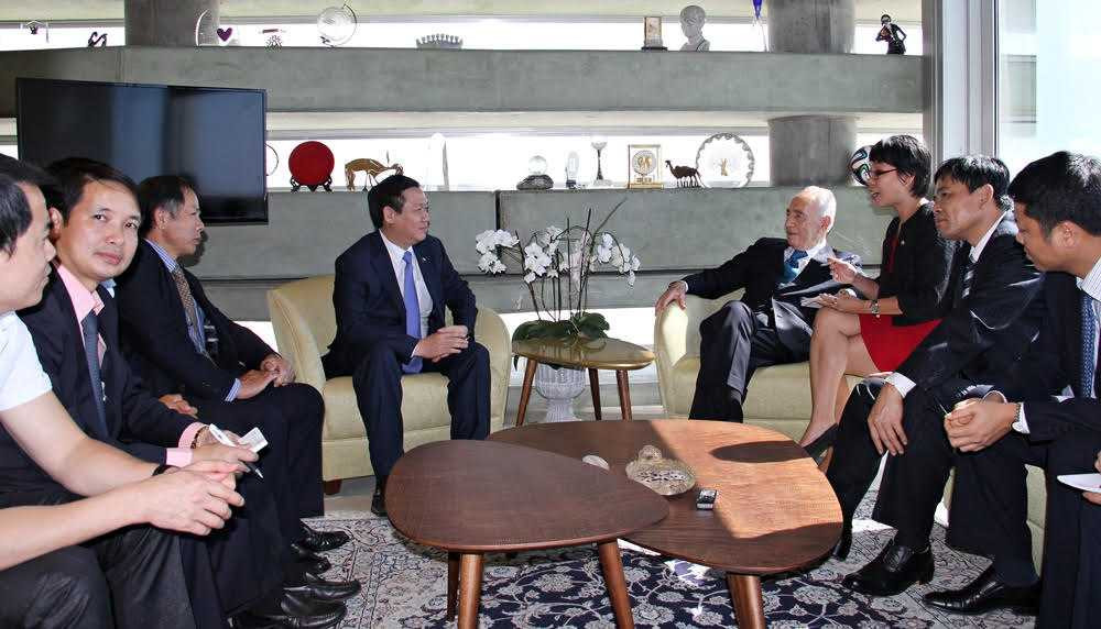 Trưởng Ban Kinh tế Trung ương gặp nguyên Tổng thống Israel Shimon Peres