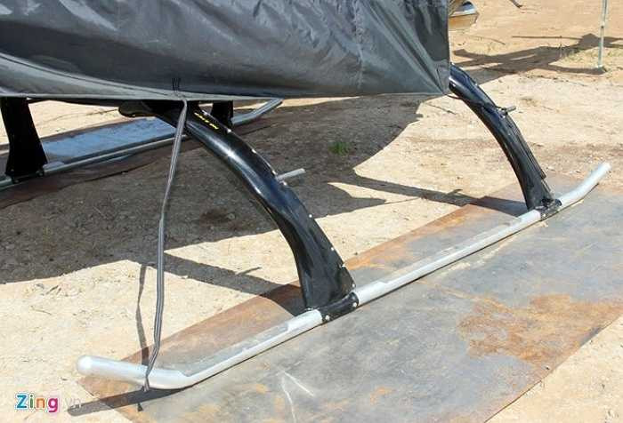 Trực thăng có thể đáp trên mặt sân khoảng 20 x 20 m.