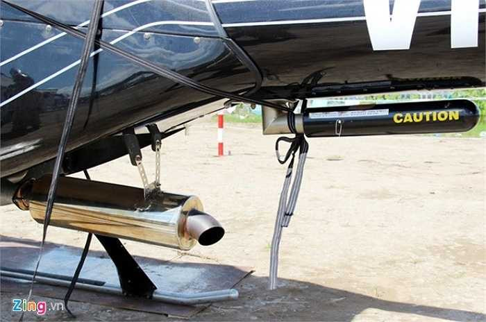 Ống xả của trực thăng to hơn bắp chân người lớn.