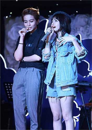 Cô xúc động cảm ơn sự chuẩn bị chu đáo của các fan, cũng như hứa sẽ nỗ lực hơn nữa để luôn là niềm tự hào của mọi người.