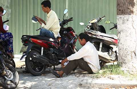 Đà Nẵng, thi tốt nghiệp, quốc gia, thí sinh, phụ huynh, nắng nóng, rời phòng thi, môn Toán