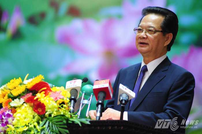 Thủ tướng Nguyễn Tấn Dũng phát biểu tại Đại hội thi đua quyết thắng toàn quân lần thứ IX