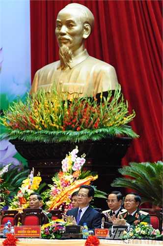 Trước đó, Thủ tướng Nguyễn Tấn Dũng có bài phát biểu tại Đại hội thi đua quyết thắng toàn quân lần thứ IX