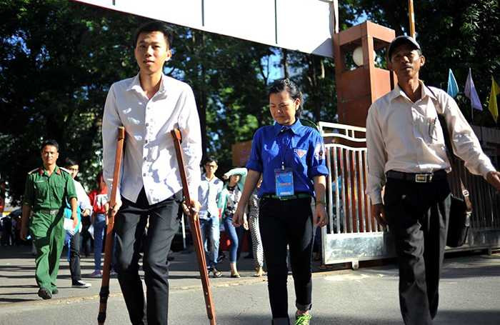 thí sinh khuyết tật