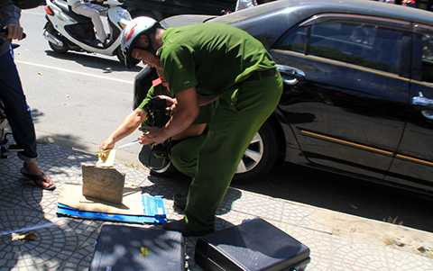 Trộm ô tô, đập cửa kính, ăn cắp, Đà Nẵng, giữa trung tâm, ngang nhiên