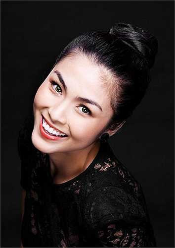 Một trong những 'vũ khí' giúp Tăng Thanh Hà chiếm được cảm tình của khán giả chính là nụ cười. Mỗi khi cô nở nụ cười thật tươi và rạng rỡ là đủ khiến ai cũng yêu mến cô. 