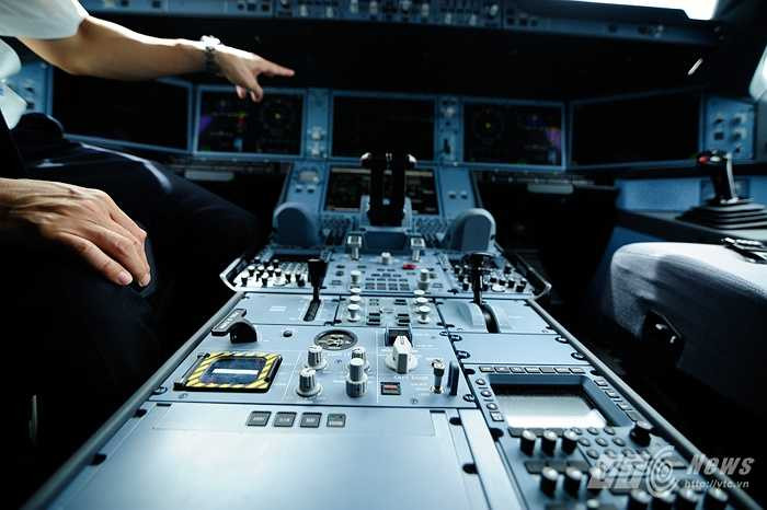 Hệ thống điều khiển trong buồng lái