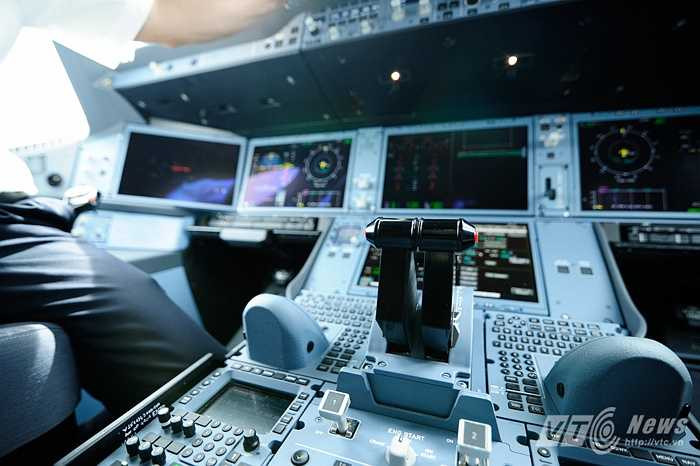 Cần điều khiển trong cabin A350-900 XWB