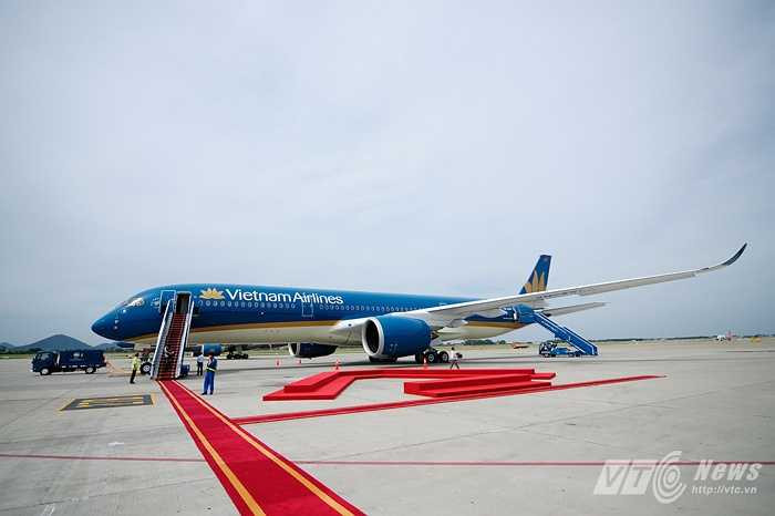 Và chi phí bảo dưỡng ít hơn từ 30-40% so với các thế hệ tàu bay khác cùng chủng loại như B777-200ER và A330