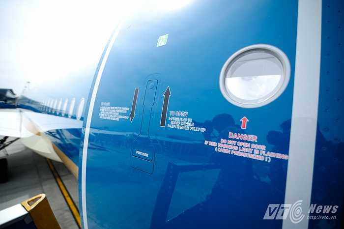 Cửa sau của tàu bay