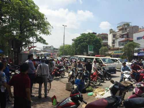 Nắng nóng khủng khiếp tại VN: Gục bên đường, tử vong trên ghế đá