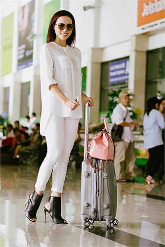 Tuy nhiên, những uẩn khuất, hiểu lầm giữa thời chiến và thời bình của cha mình đã khiến gia đình Lệ Hiền gặp không ít trắc trở. 