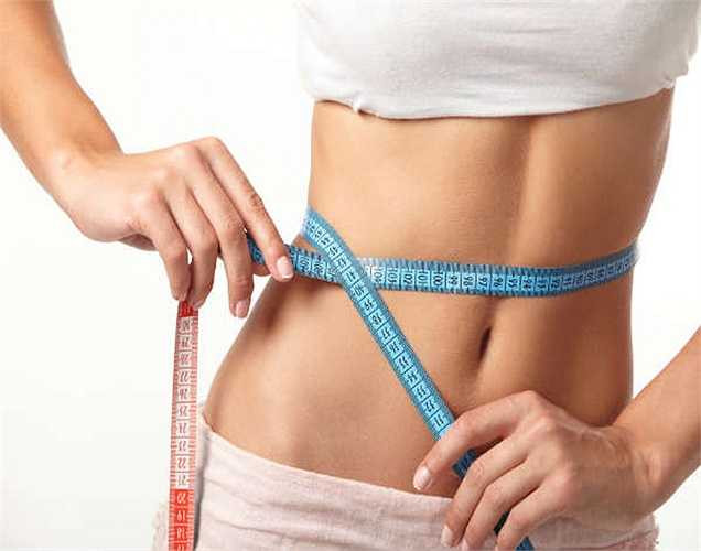 Giảm cân: Chế độ ăn thường xuyên cùng với các bài tập thể dục vất vả cũng gây rụng tóc. Mặc dù nhiều người không tin, nhưng giảm cân là một trong những lý do chính gây rụng tóc. 