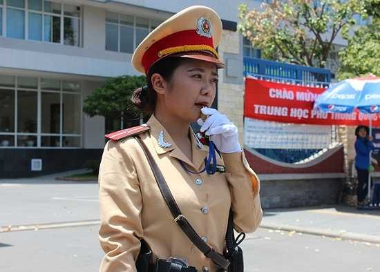 Trang làm việc không ngơi tay