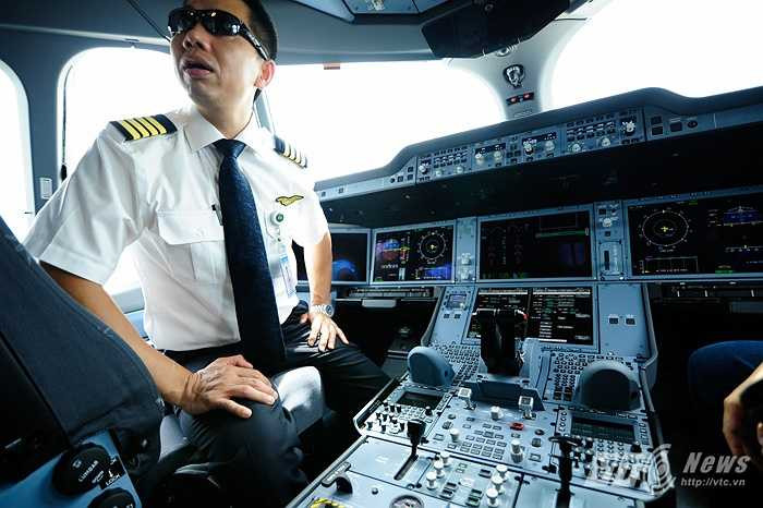 Bảng điều khiển trong cabin tàu bay A350-900