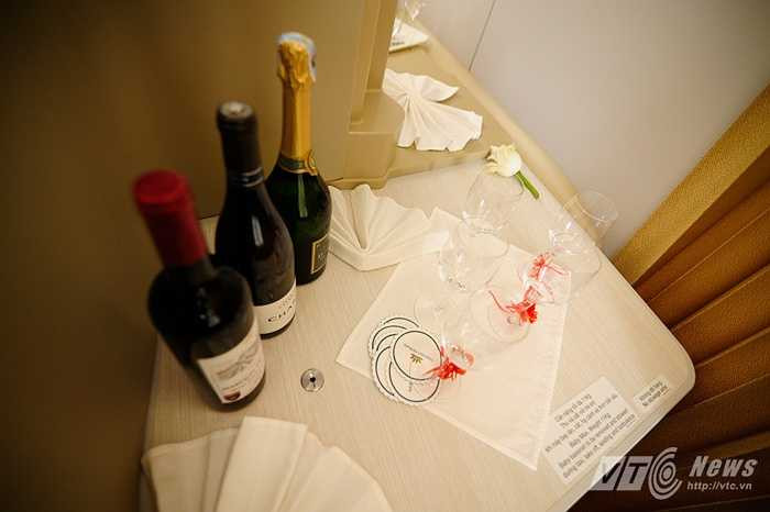 Các đồ uống phục vụ trên máy bay