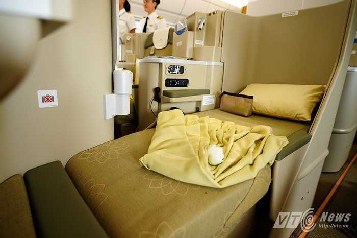 Chỗ ngồi khi thả ghế nằm 180 độ