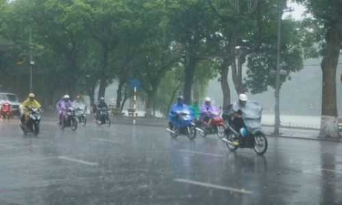 Chiều tối nay Hà Nội có mưa dông, tố lốc