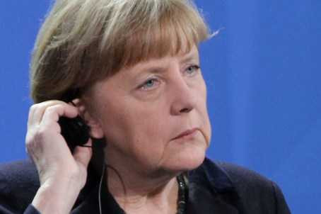 Thủ tướng Angela Merkel đã bị tình báo Mỹ nghe lén khi gọi điện từ Việt Nam về Đức