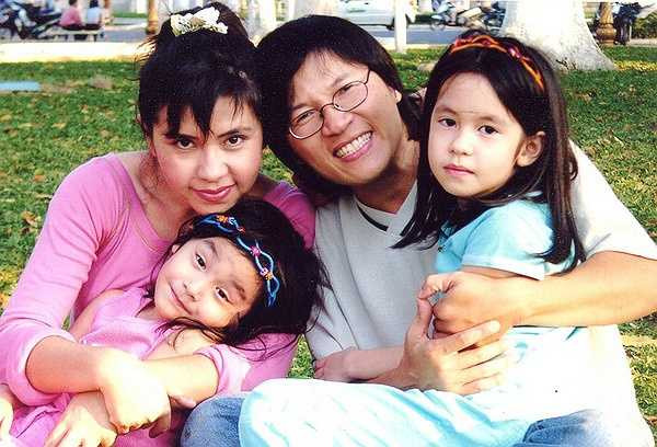 Tình yêu dành cho vợ và 2 con gái đã mang đến cho anh rất nhiều cảm hứng nên những sáng tác của anh từ đó đến nay, dù ở Việt Nam hay lúc ở nước ngoài đều xoay quanh gia đình, đặc biệt là chủ đề thiếu nhi. 