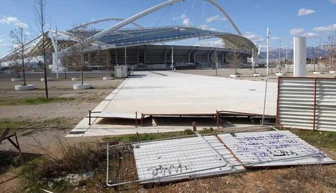 Toàn cảnh bức tranh Hy Lạp từ bức tượng đài trở thành đống đổ nát