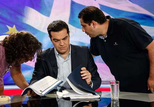 Toàn cảnh bức tranh Hy Lạp từ bức tượng đài trở thành đống đổ nát