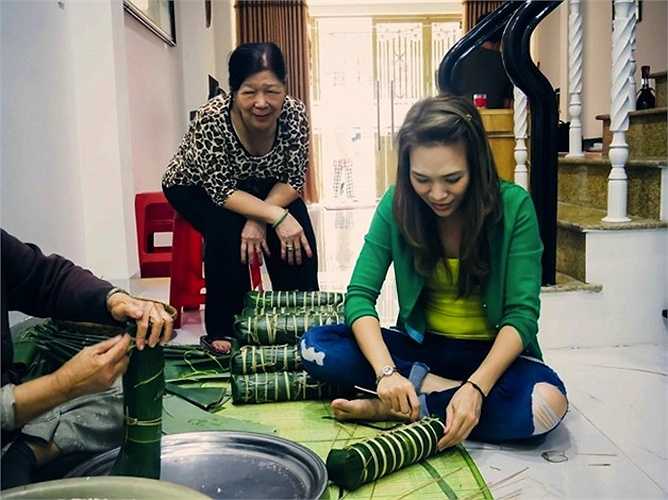 Không chỉ là 1 ca sỹ tài năng, sinh đẹp được nhiều người mến mộ, tích cực trong các hoạt động từ thiện, Mỹ Tâm còn là người rất đảm đang tháo vác công việc trong gia đình. 