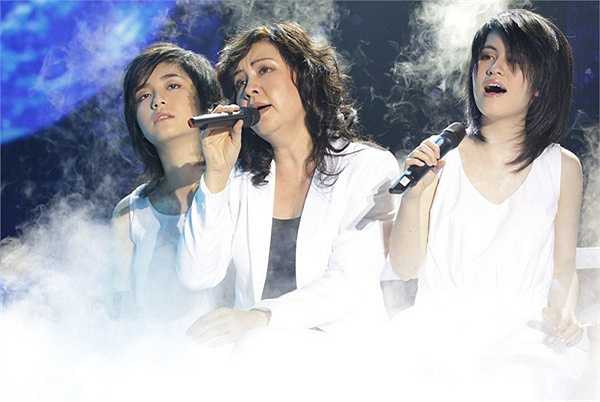 Có lẽ cho đến thời điểm này, Ngọc Lễ là nhạc sĩ Việt Nam sáng tác nhiều ca khúc về gia đình nhất. Những ca khúc của anh đều có điểm chung đó là ca từ mộc mạc, gần gũi và vô cùng bình dân với những chủ đề được lấy từ chất liệu cuộc sống của chính gia đình mình.