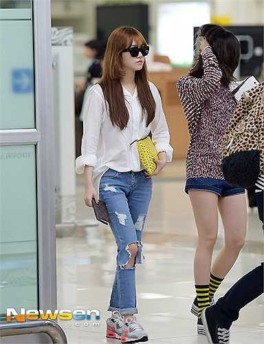 Người đẹp Gayoon hướng tới sự tiện lợi và thoải mái mỗi khi ra sân bay 