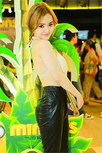 Lần xuất hiện nào Phương Trang cũng khoác lên mình những thiết kế táo bạo.