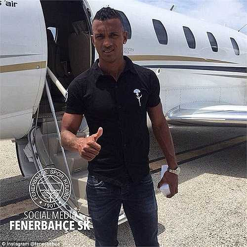 Nani chính thức vượt qua buổi kiểm tra y tế