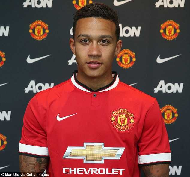 Bản hợp đồng duy nhất cho đến lúc này của Man Utd - Memphis Depay