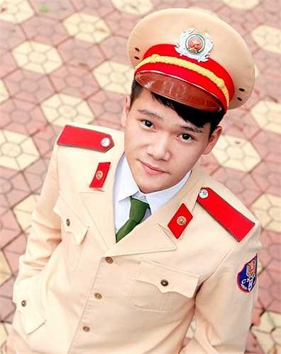 Tuấn Kiệt yêu thích câu nói: 'Phải tự đứng lên xây dựng tương lai của đừng để người khác giúp mình xây dựng nó'.