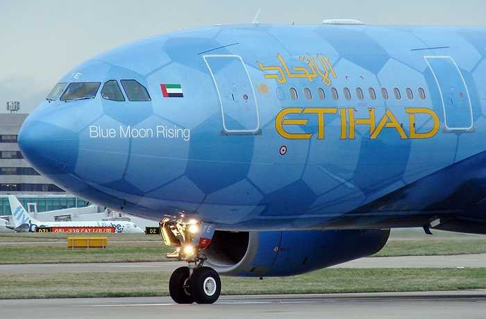 Sau đó họ đưa về khách sạn