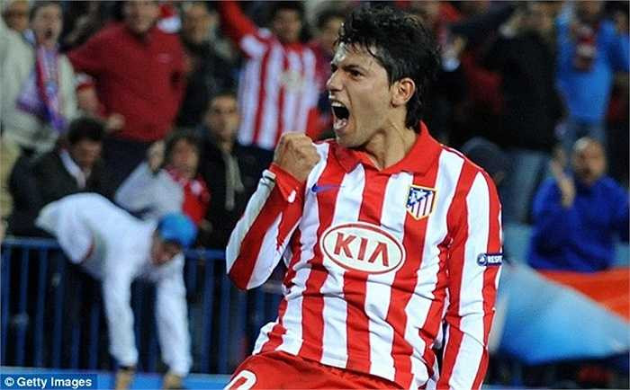 Tiếp bước đàn anh, Sergio Aguero cũng đến Premier League. Bến đỗ của El Kun là Man City, với số tiền 32 triệu bảng hồi năm 2011