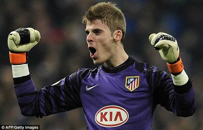 Một thương vụ đáng chú ý không kém trong năm 2011 là việc thủ thành De Gea cập bến Man Utd với giá 17,8 triệu bảng