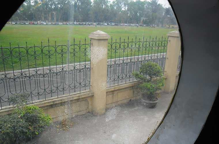 Cửa sổ của chiếc trực thăng vận tải CH-47. 