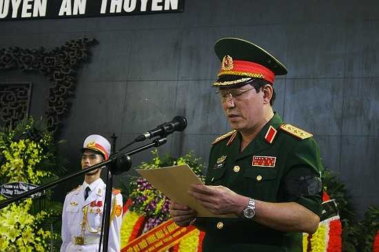 Thượng tướng Lương Cường đọc truy điệu tại lễ tang nhạc sĩ An Thuyên