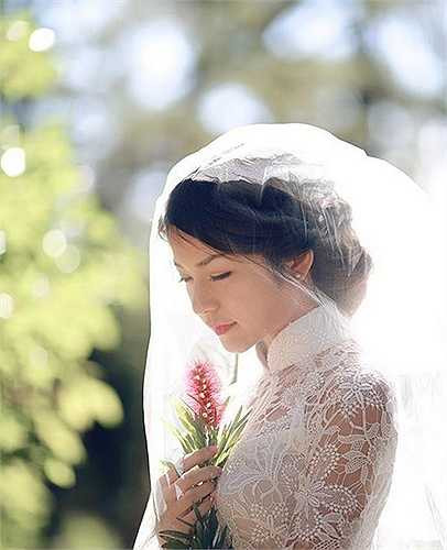 Sau khi lập gia đình, Mai Chi khá kín tiếng.