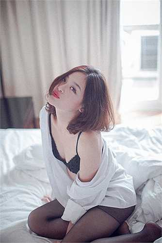 Thùy Anh sau 5 năm lột xác với hình tượng nóng bỏng và quyến rũ.