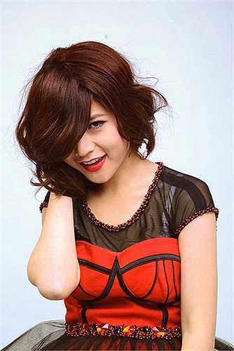 Năm 2011, Lala Mai Chi bắt đầu thay đổi gu thời trang và phong cách trang điểm.