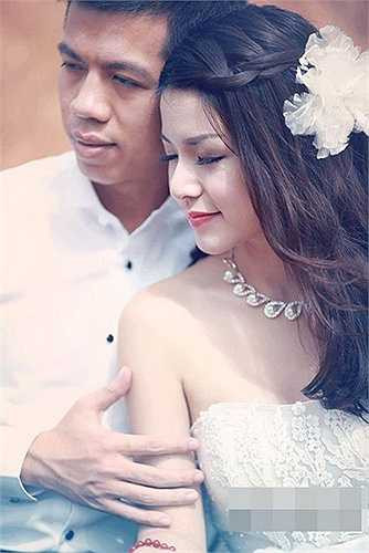 Tới đầu năm 2013, Lala Mai Chi bất ngờ lên xe hoa với chú rể sinh năm 1983.