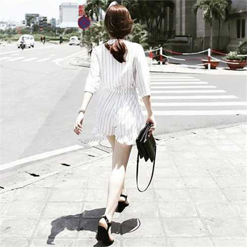 Hoàng Thùy Linh đang xây dựng hình ảnh cô nàng thời trang, rất ấn tượng.