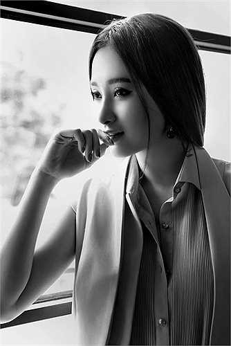 Bà mẹ nhí đằm thắm trong từng shoot ảnh.