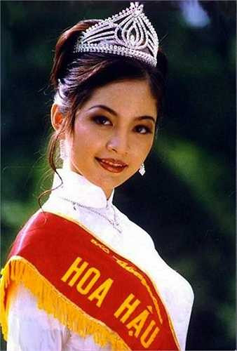 Nguyễn Thiên Nga đăng quang ngôi Hoa hậu Việt Nam năm 1996. Khi đó cô đang là sinh viên năm thứ 2 của Đại học Ngoại thương Thành phố Hồ Chí Minh.