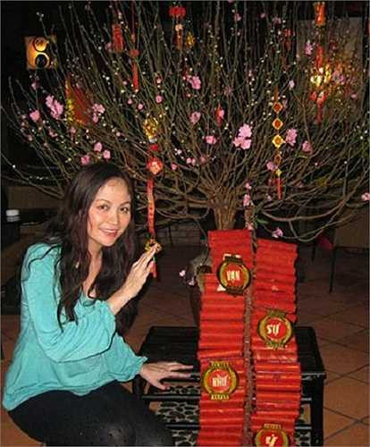 Nhan sắc của cô ngày càng rạng rỡ nhờ cuộc sống viên mãn.