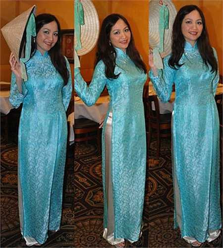 Hoa hậu Việt Nam 1986 đẹp thướt tha với tà áo dài.