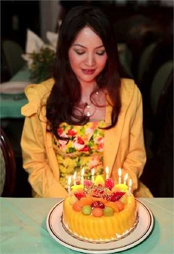 Nguyễn Thiên Nga có lẽ là Hoa hậu ít xuất hiện trên truyền thông đại chúng nhất trong số các Hoa Hậu Việt Nam.